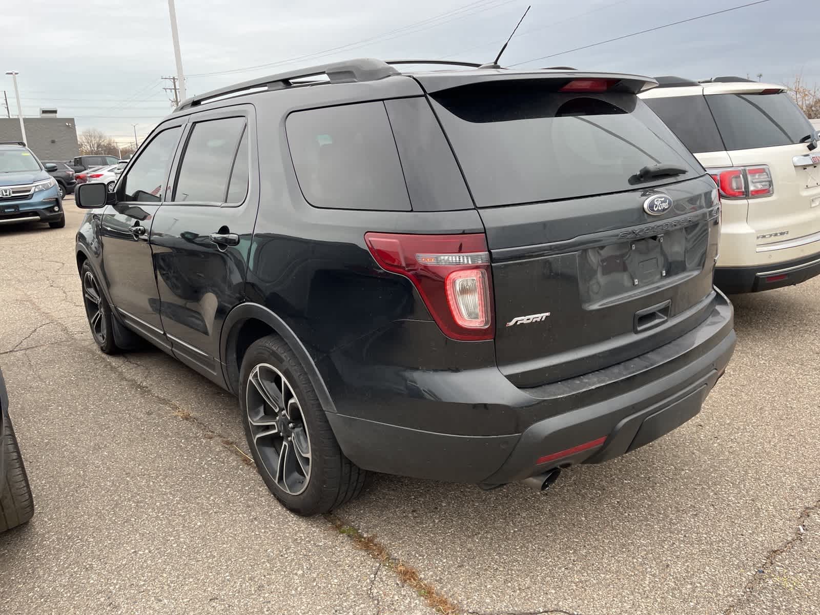 Thumbnail: 2015 Ford Explorer - 9