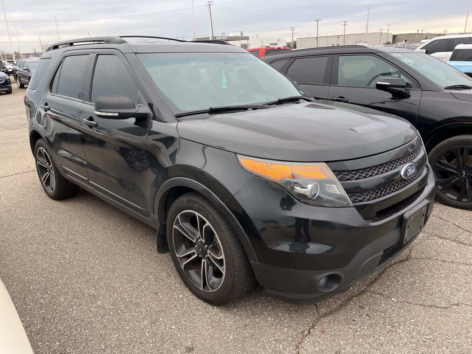 Thumbnail: 2015 Ford Explorer - 18