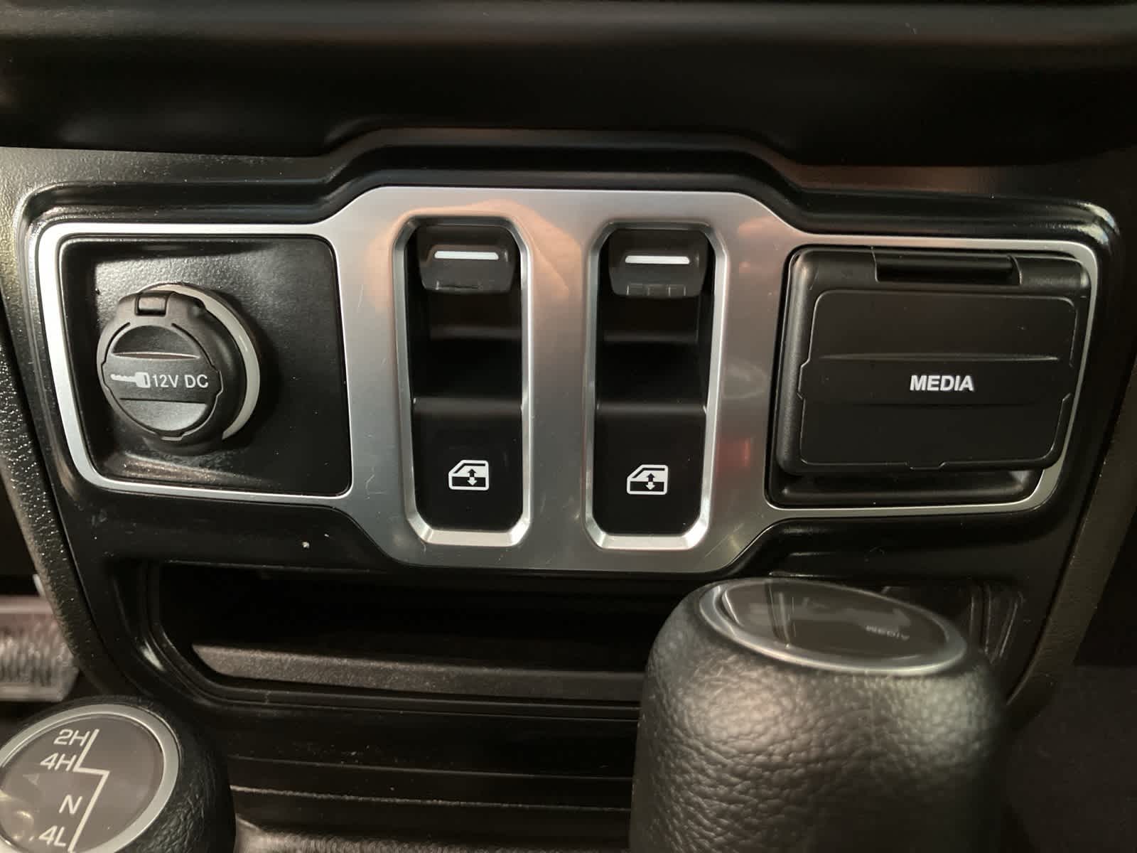 Thumbnail: 2022 Jeep Wrangler - 18