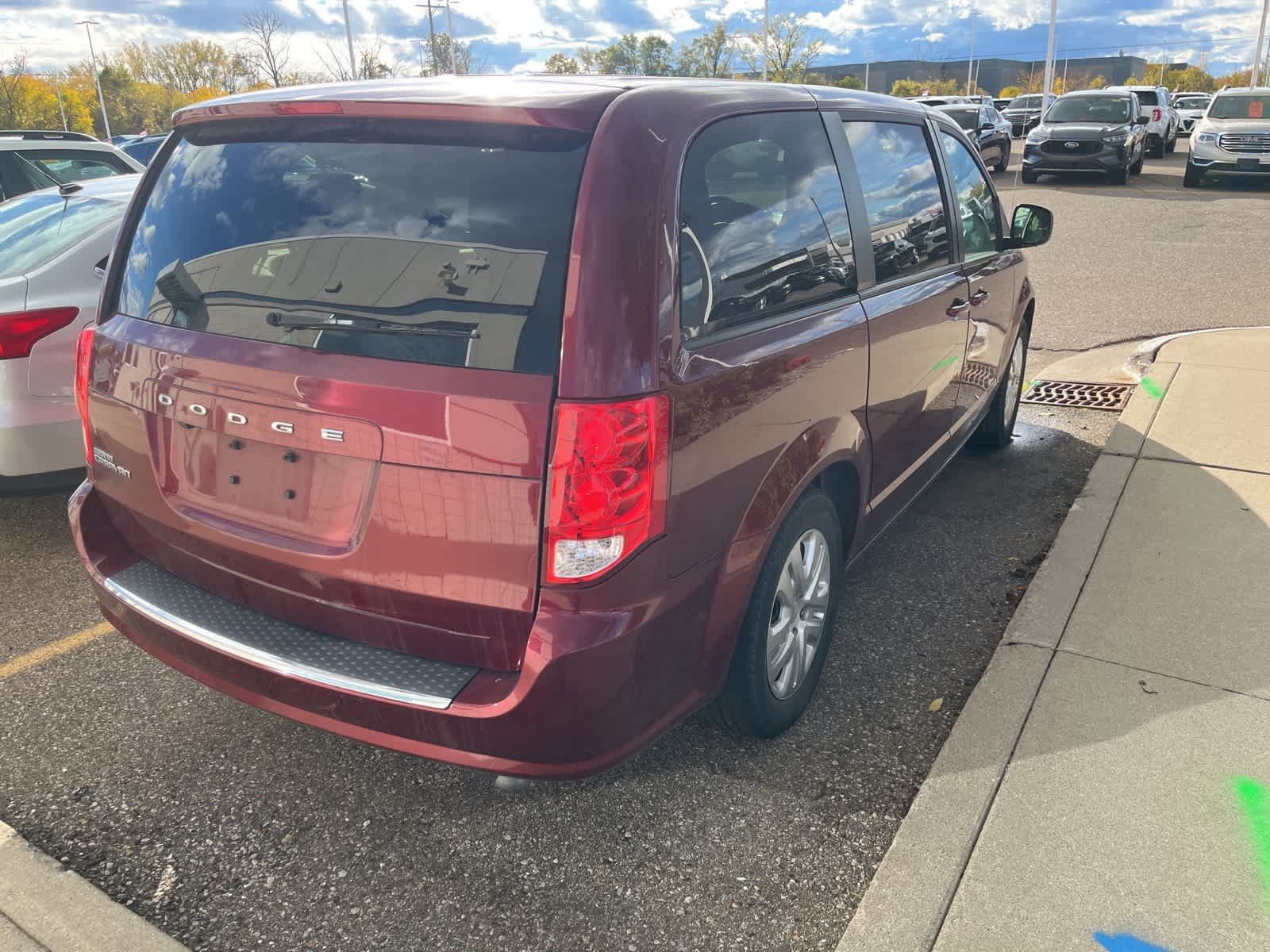 Thumbnail: 2018 Dodge Grand Caravan - 14