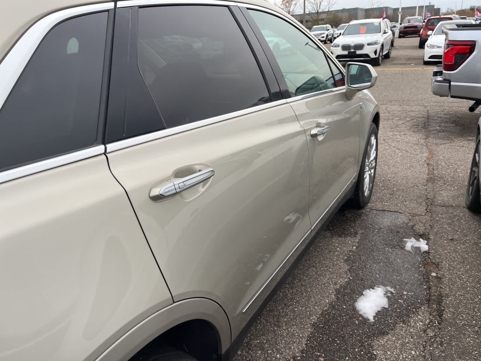 Thumbnail: 2017 Cadillac XT5 - 17