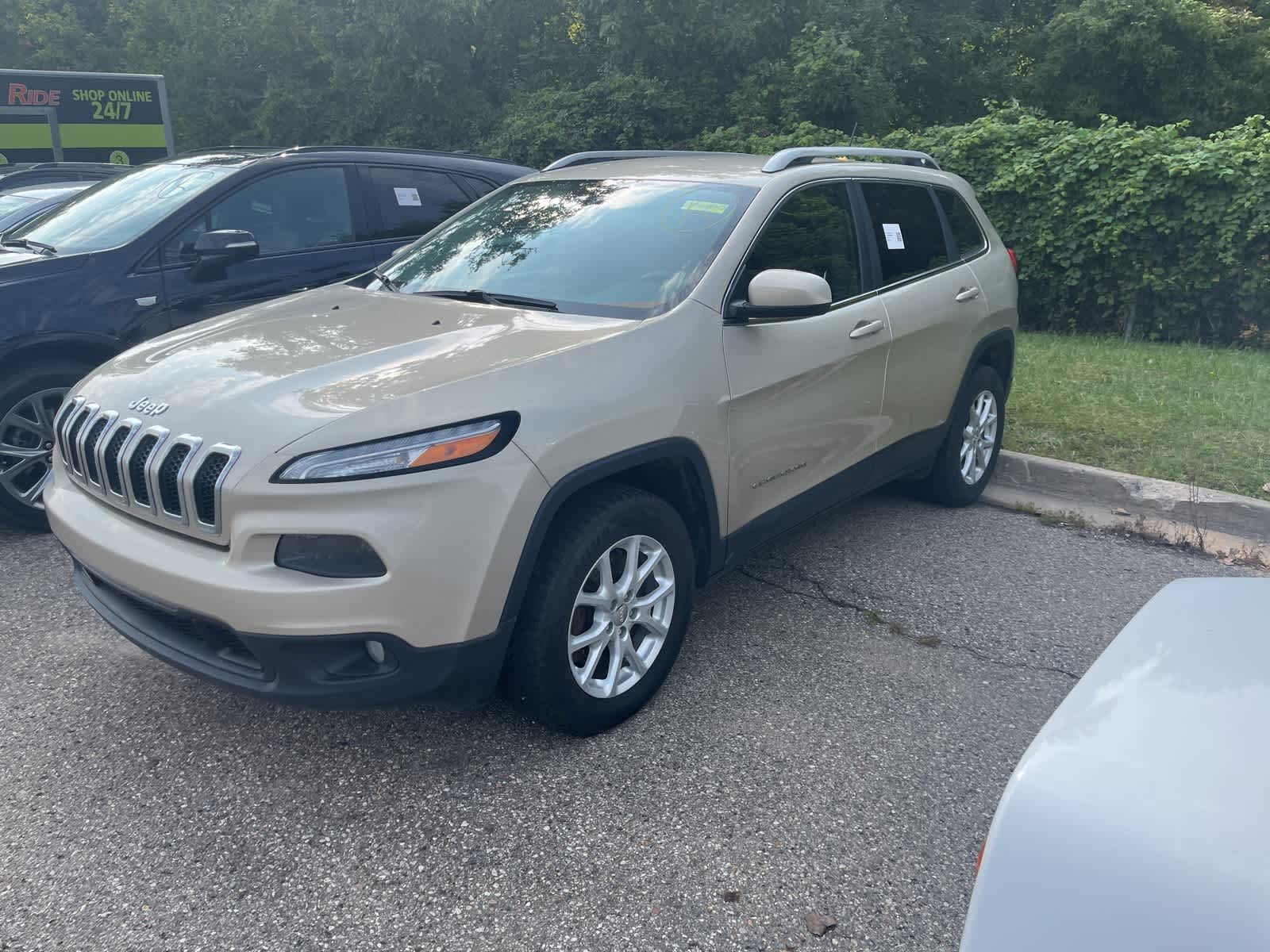 Thumbnail: 2015 Jeep Cherokee - 6