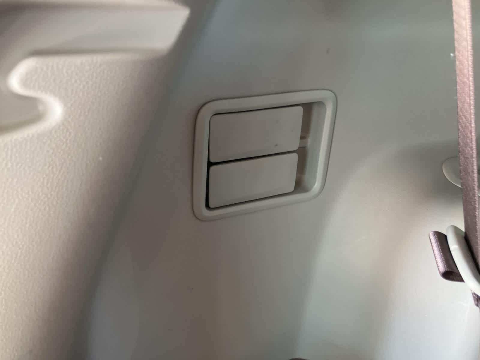 Thumbnail: 2017 GMC Acadia - 32