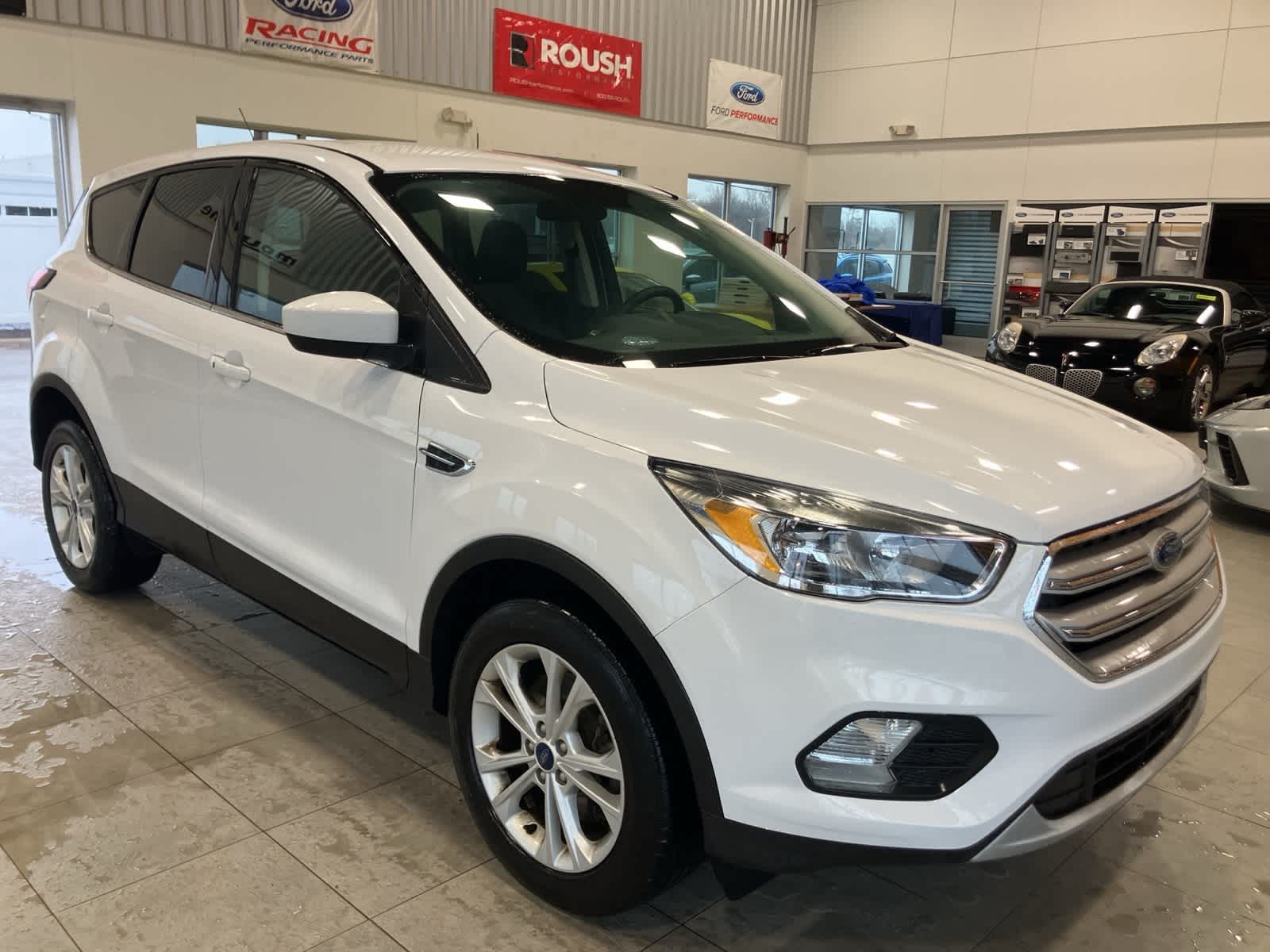 Thumbnail: 2019 Ford Escape - 3