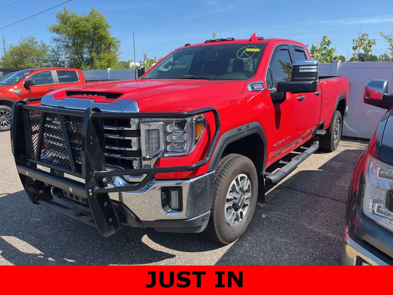 Thumbnail: 2022 GMC Sierra 2500 - 1