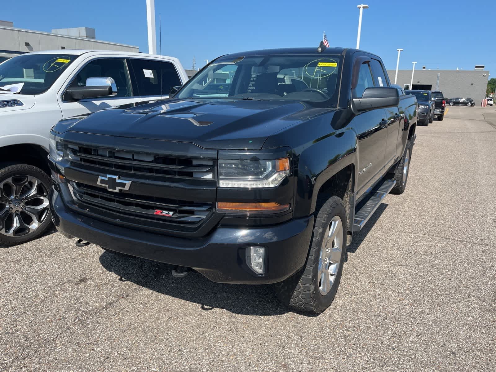Thumbnail: 2016 Chevrolet Silverado 1500 - 3