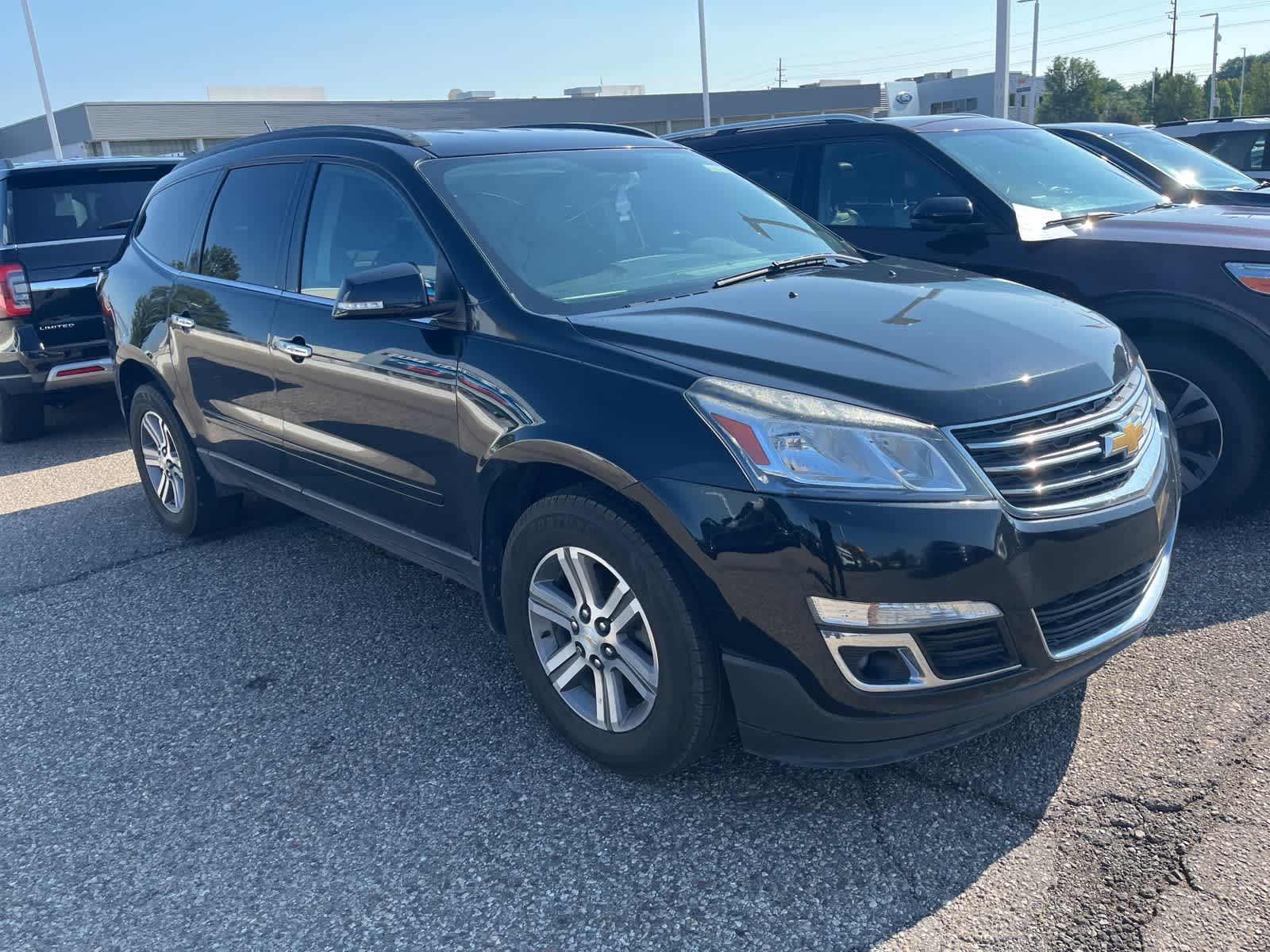 Thumbnail: 2017 Chevrolet Traverse - 15