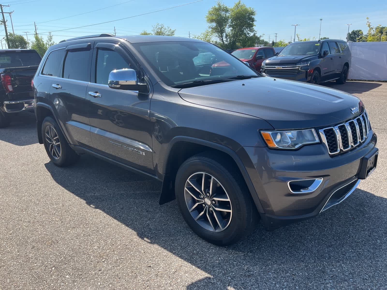 Thumbnail: 2017 Jeep Grand Cherokee - 15
