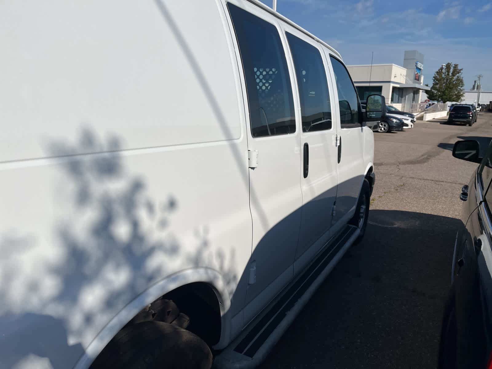 Thumbnail: 2023 GMC Savana - 15