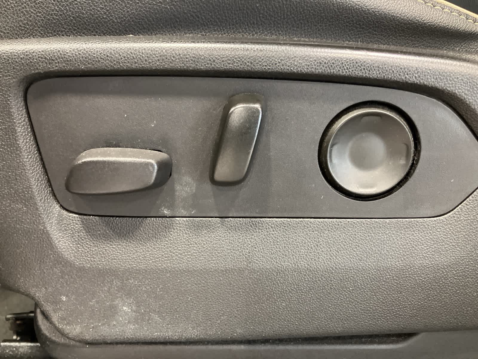 Thumbnail: 2021 GMC Yukon XL - 11