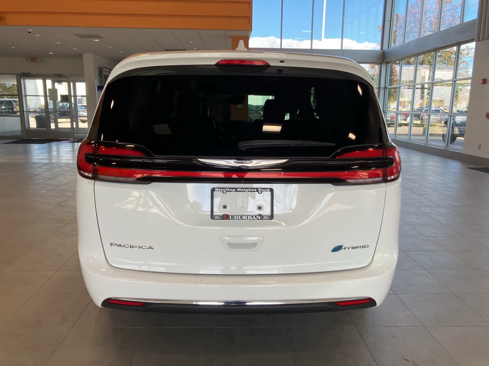 Thumbnail: 2022 Chrysler Pacifica - 6