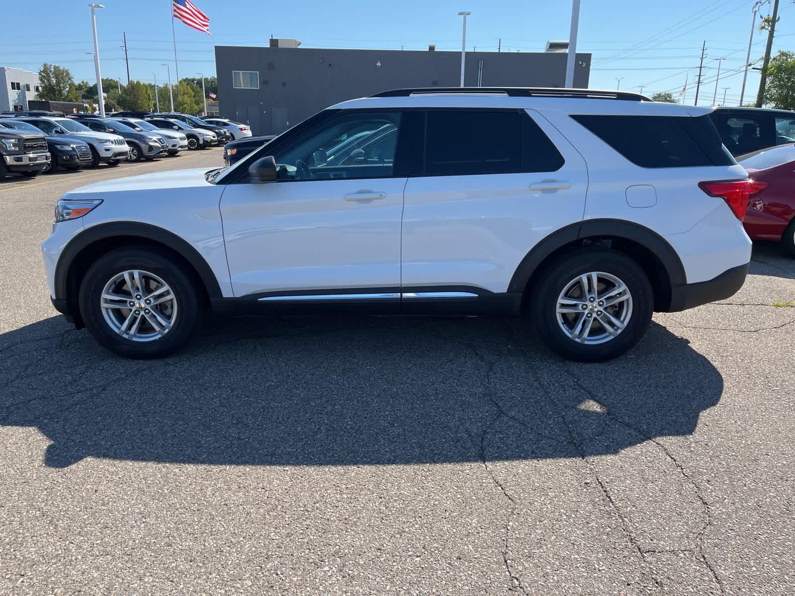 Thumbnail: 2022 Ford Explorer - 5