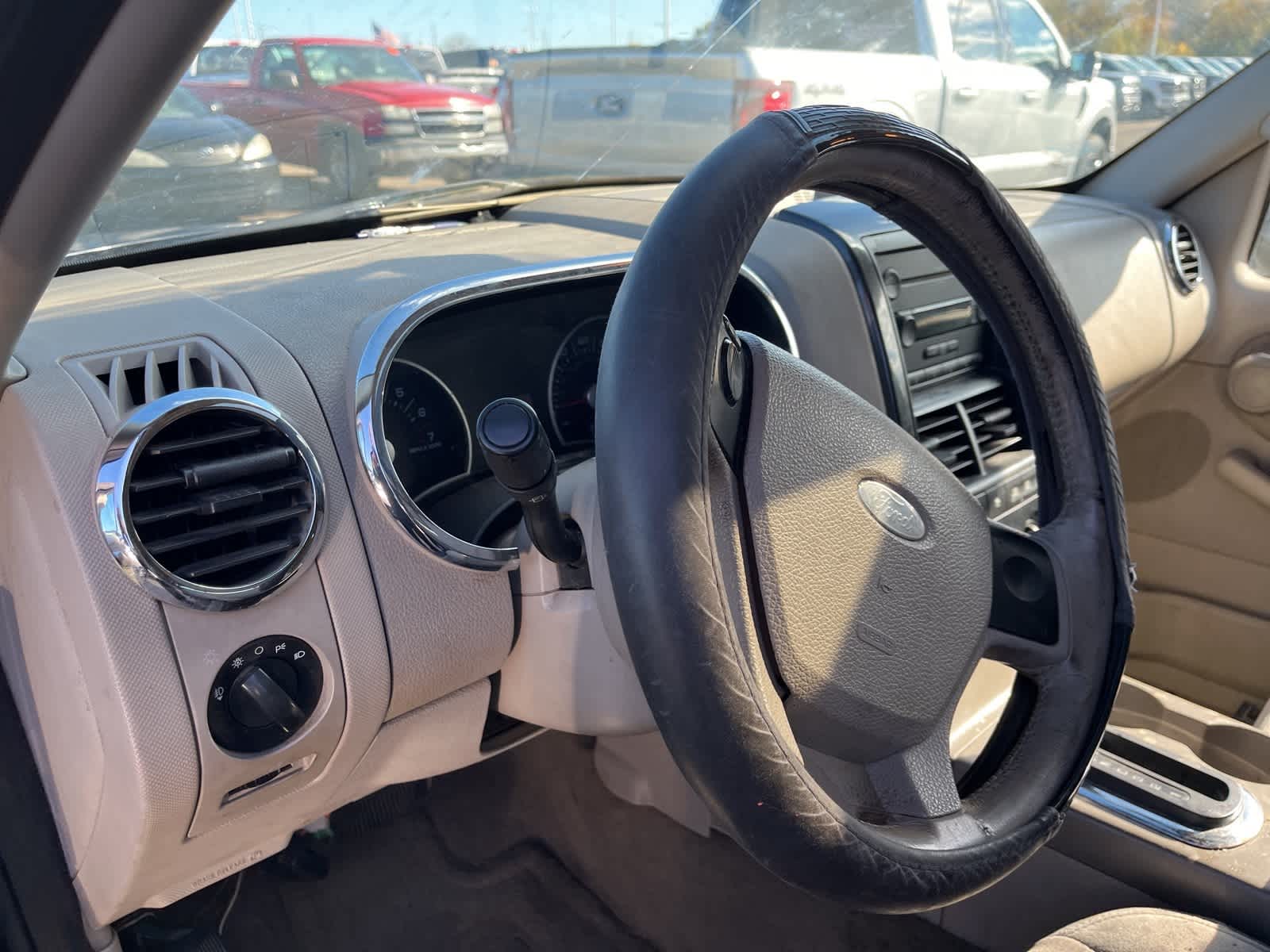 Thumbnail: 2006 Ford Explorer - 30