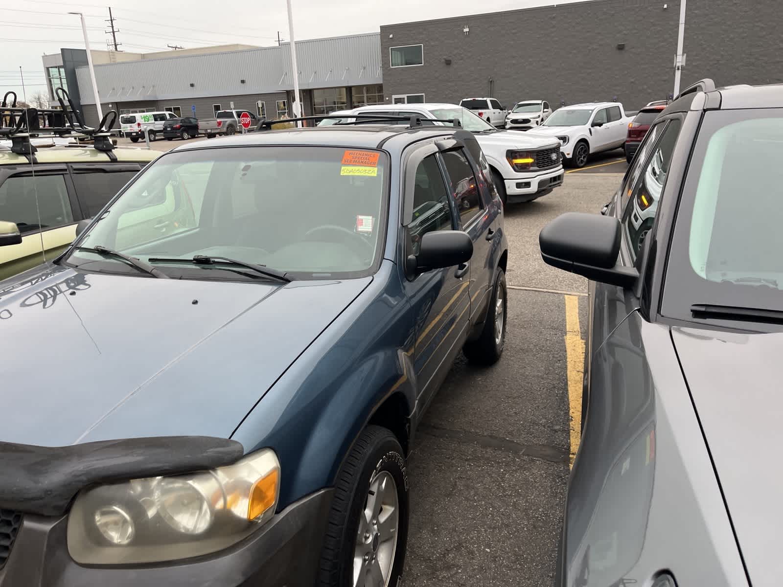 Thumbnail: 2005 Ford Escape - 7