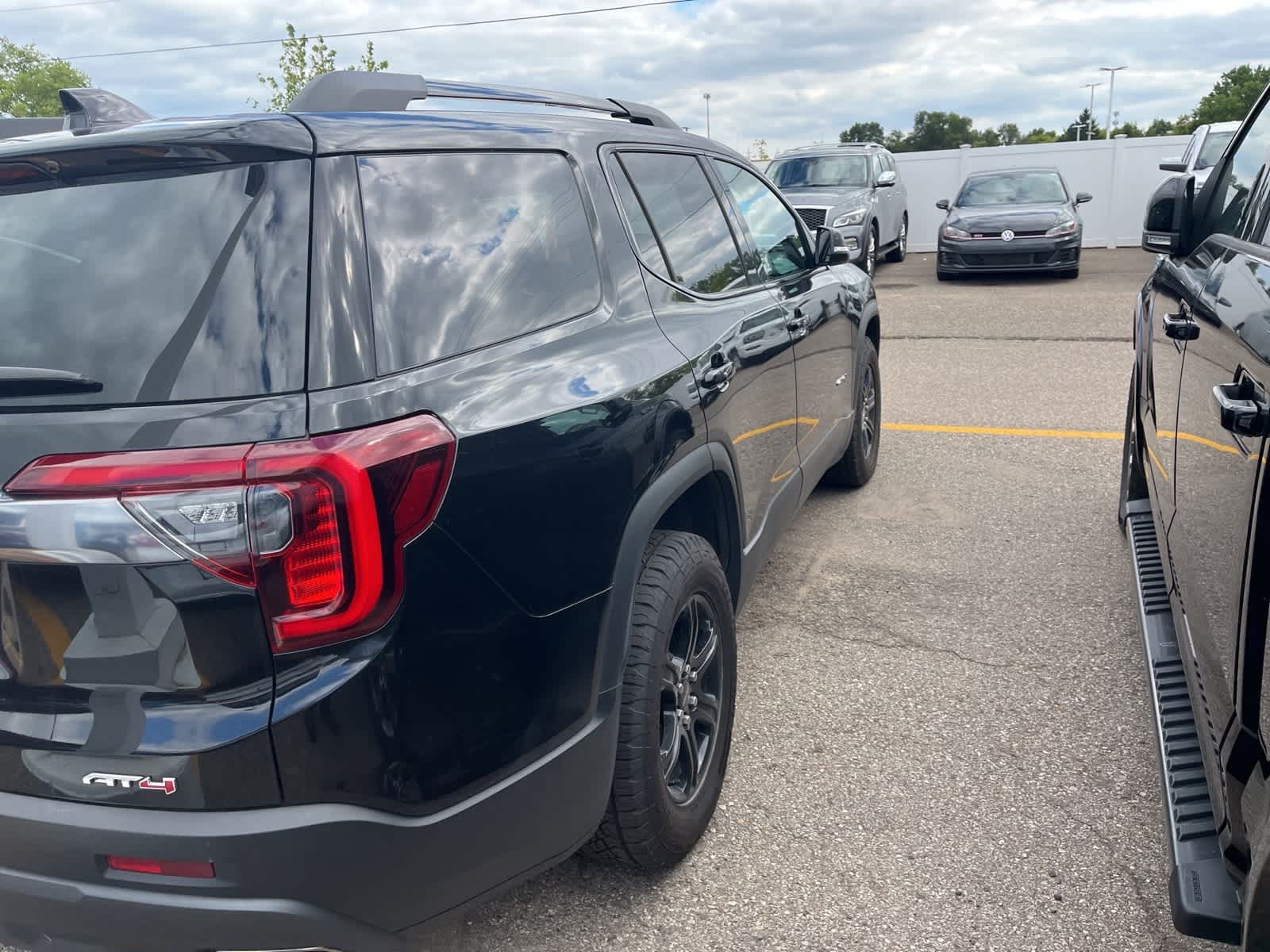 Thumbnail: 2023 GMC Acadia - 14