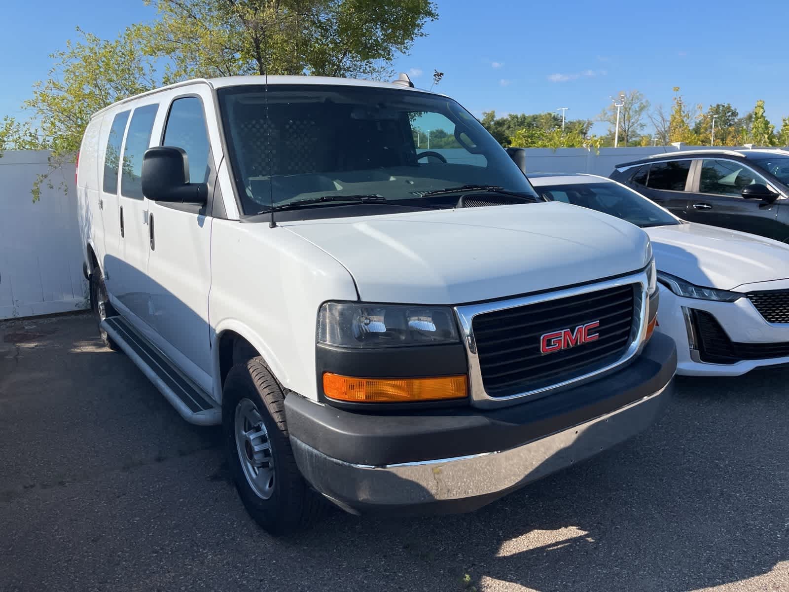 Thumbnail: 2023 GMC Savana - 18
