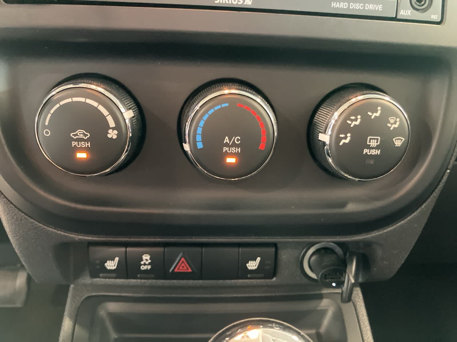 Thumbnail: 2015 Jeep Patriot - 18