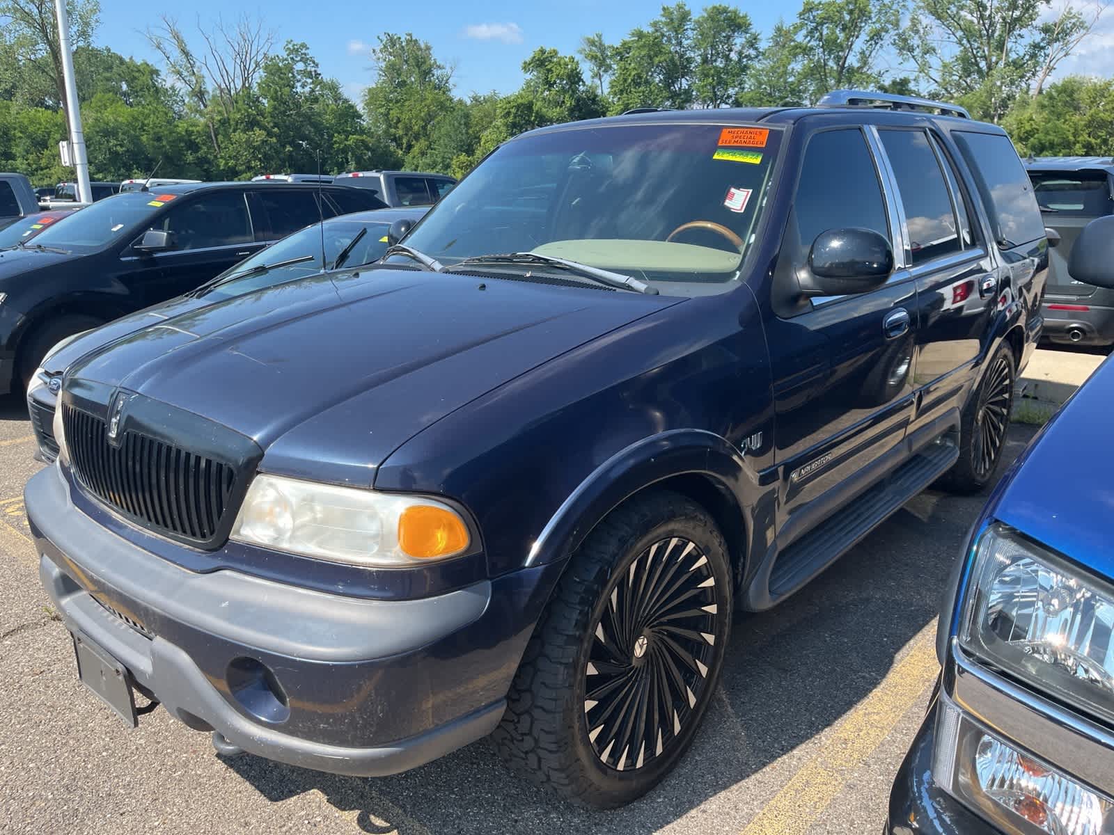 Thumbnail: 1998 Lincoln Navigator - 3