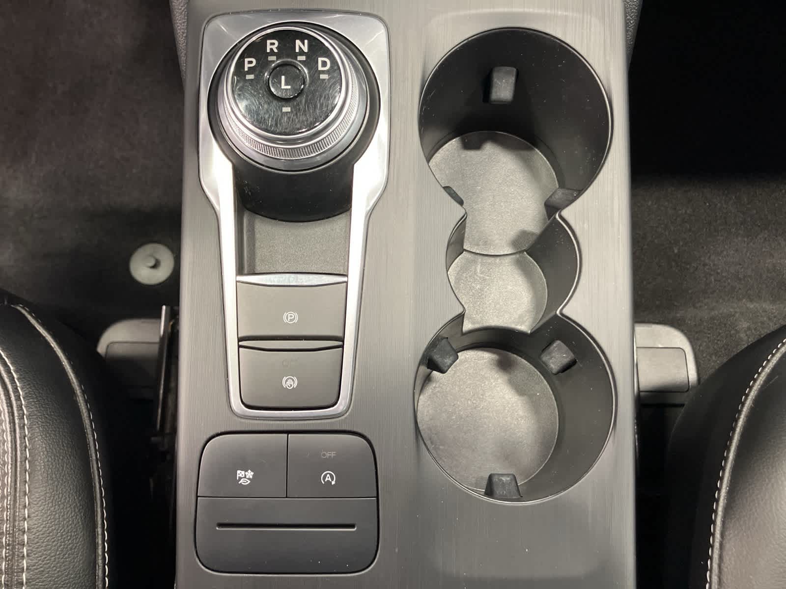 Thumbnail: 2021 Ford Escape - 17