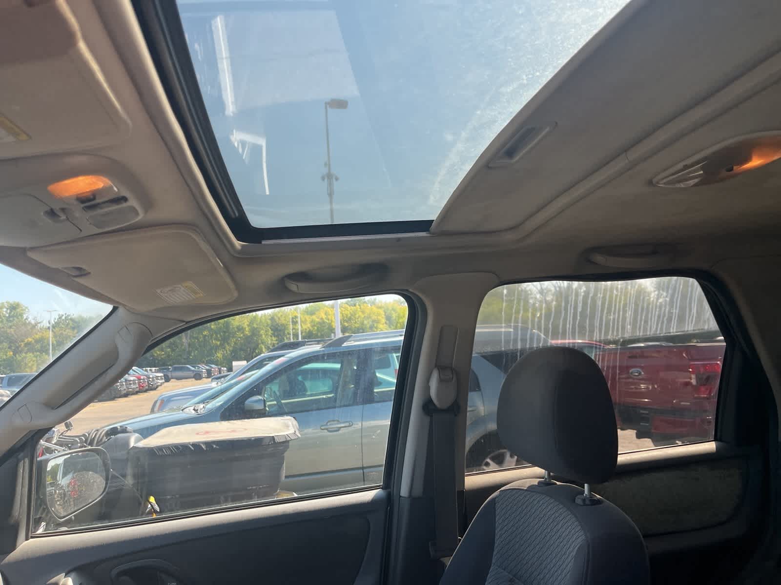 Thumbnail: 2004 Ford Escape - 22