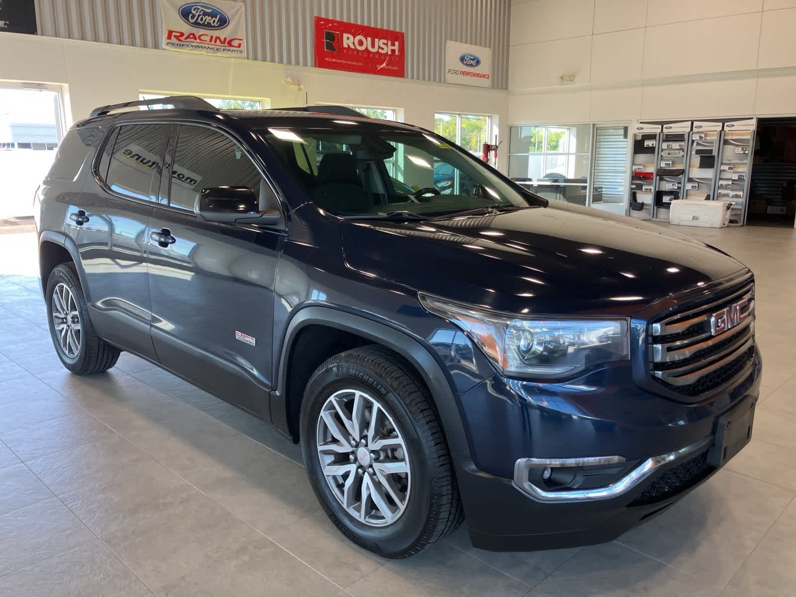 Thumbnail: 2017 GMC Acadia - 3