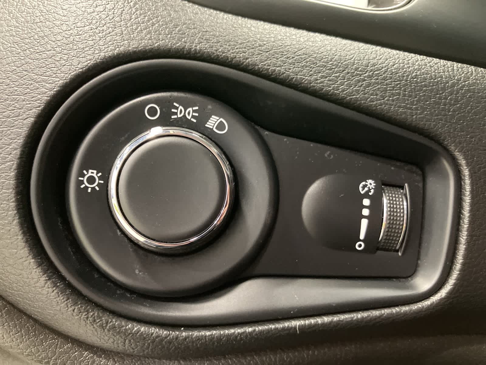 Thumbnail: 2023 Jeep Renegade - 13