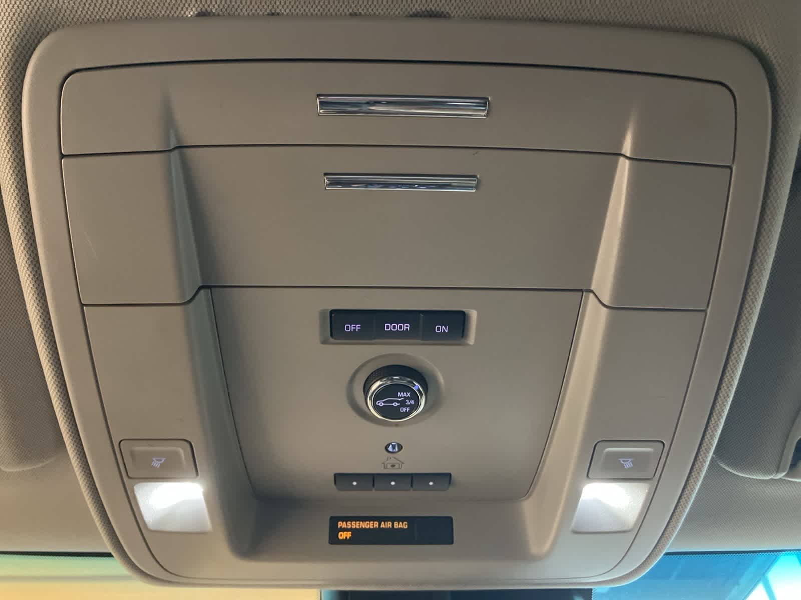 Thumbnail: 2019 Chevrolet Tahoe - 24