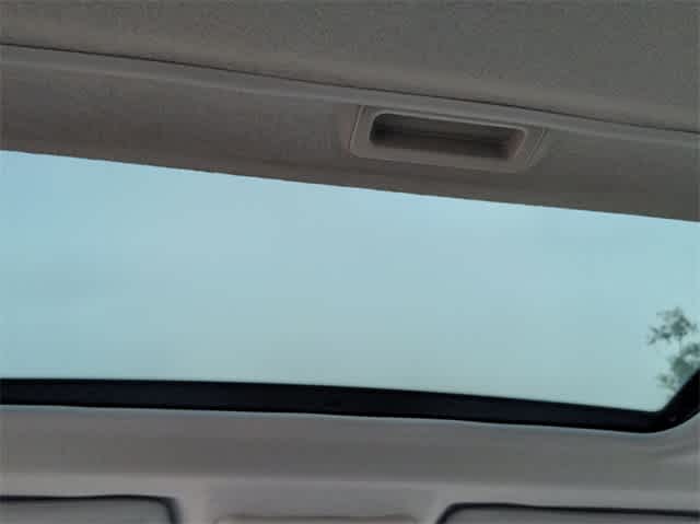 Thumbnail: 2005 Ford Focus - 19
