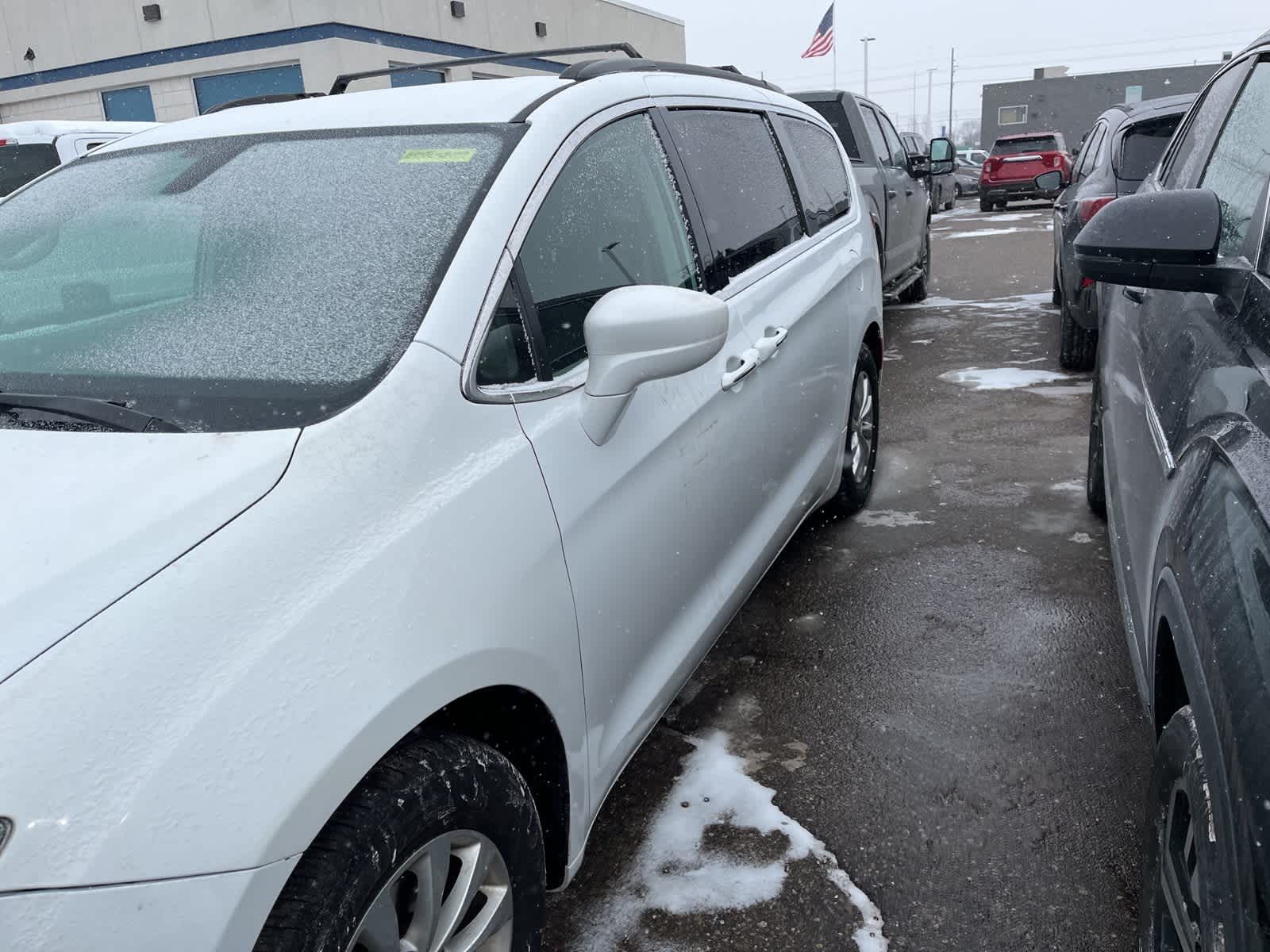 Thumbnail: 2018 Chrysler Pacifica - 6