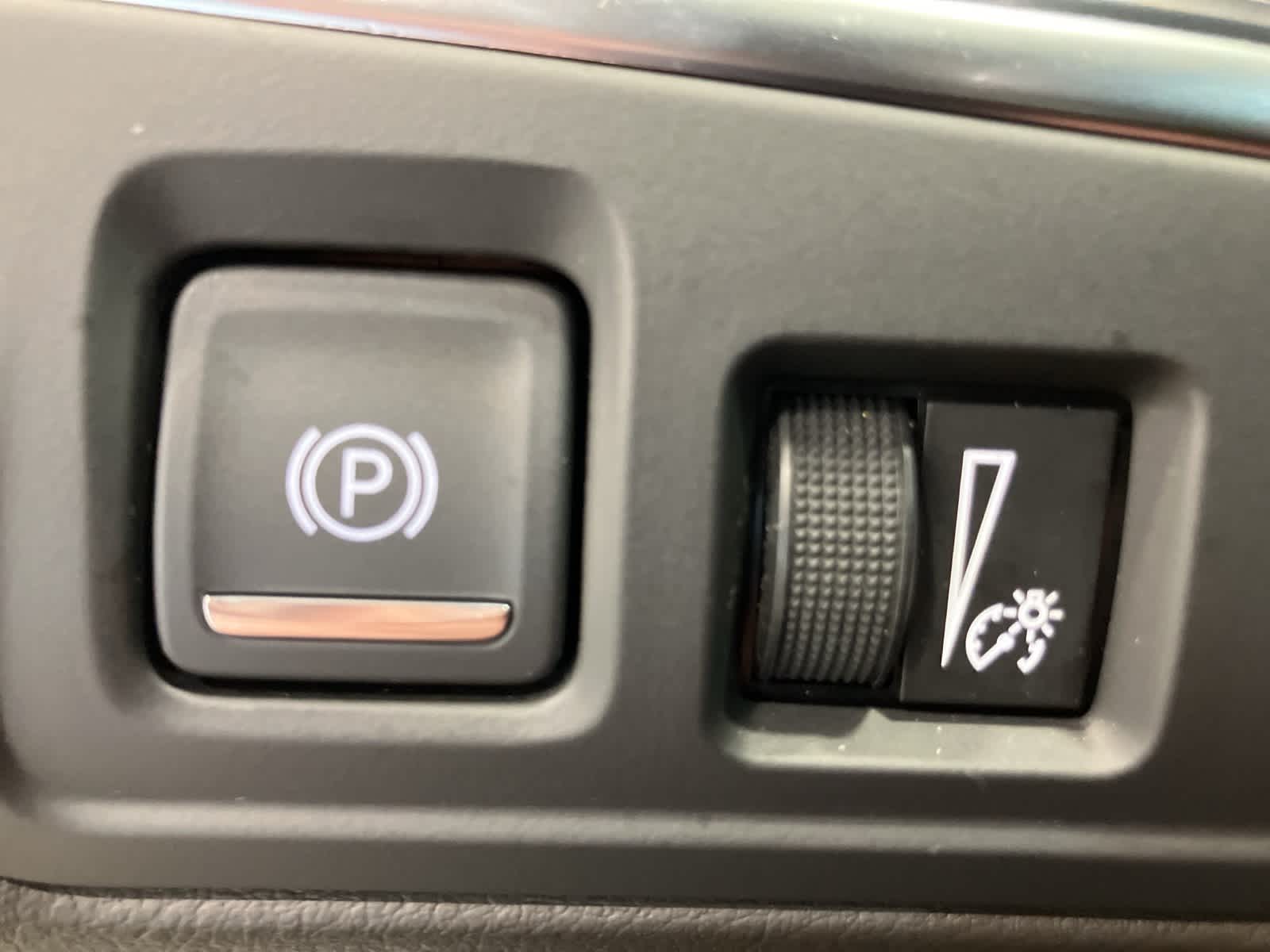 Thumbnail: 2022 Cadillac XT5 - 14