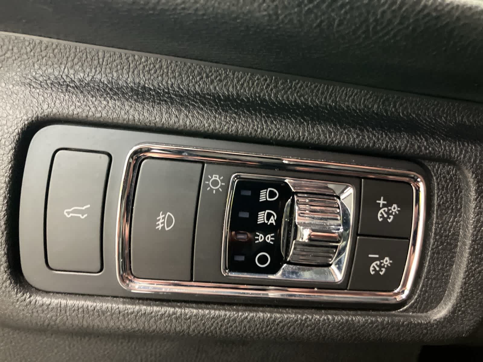 Thumbnail: 2022 Lincoln Corsair - 15