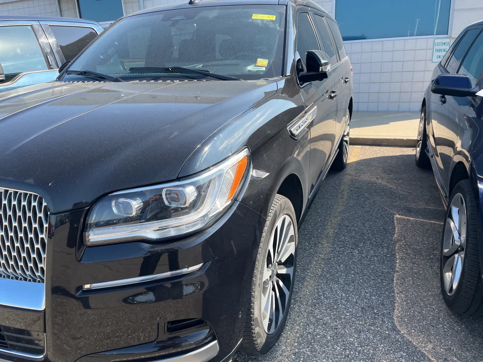 Thumbnail: 2023 Lincoln Navigator - 4