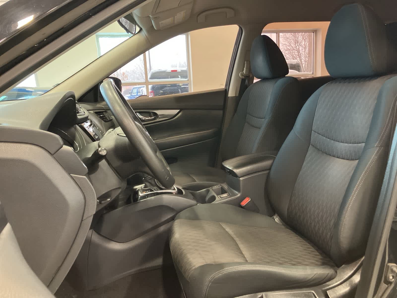 Thumbnail: 2017 Nissan Rogue - 10