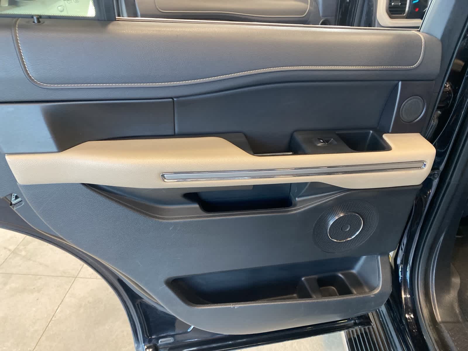 Thumbnail: 2023 Ford Expedition - 26