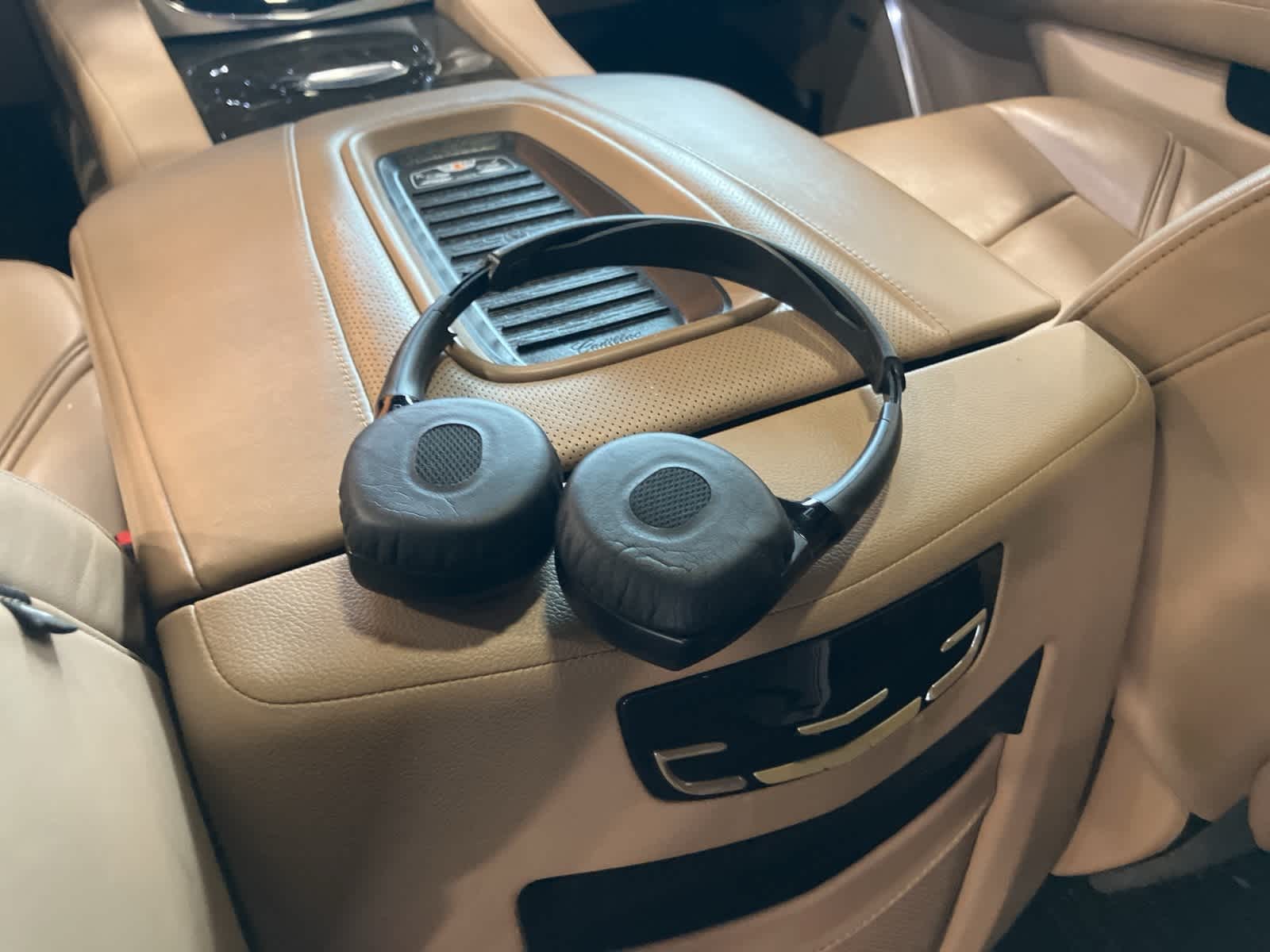 Thumbnail: 2019 Cadillac Escalade - 31