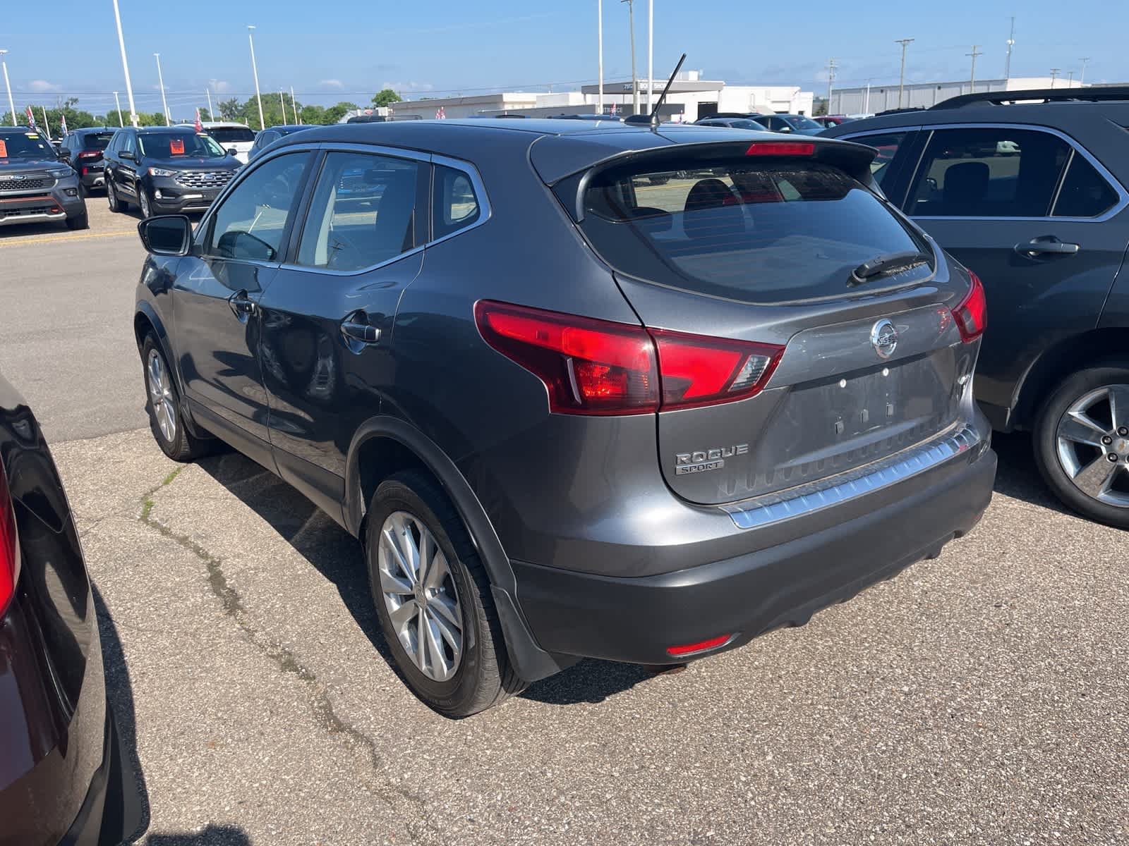 Thumbnail: 2017 Nissan Rogue Sport - 7