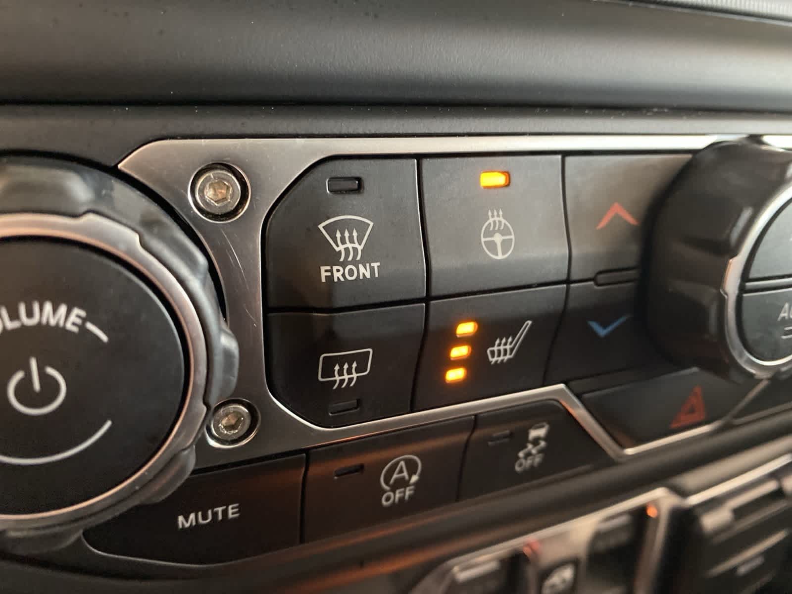 Thumbnail: 2020 Jeep Wrangler - 23