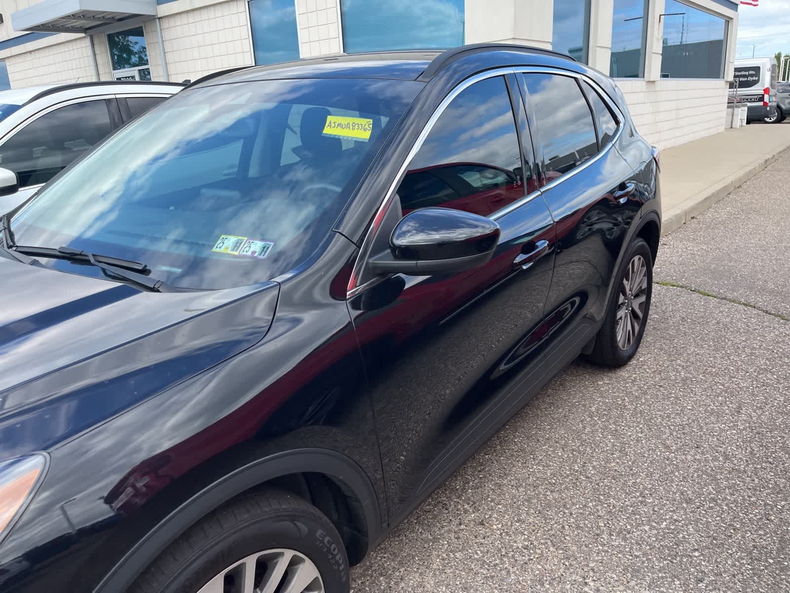 Thumbnail: 2021 Ford Escape - 6