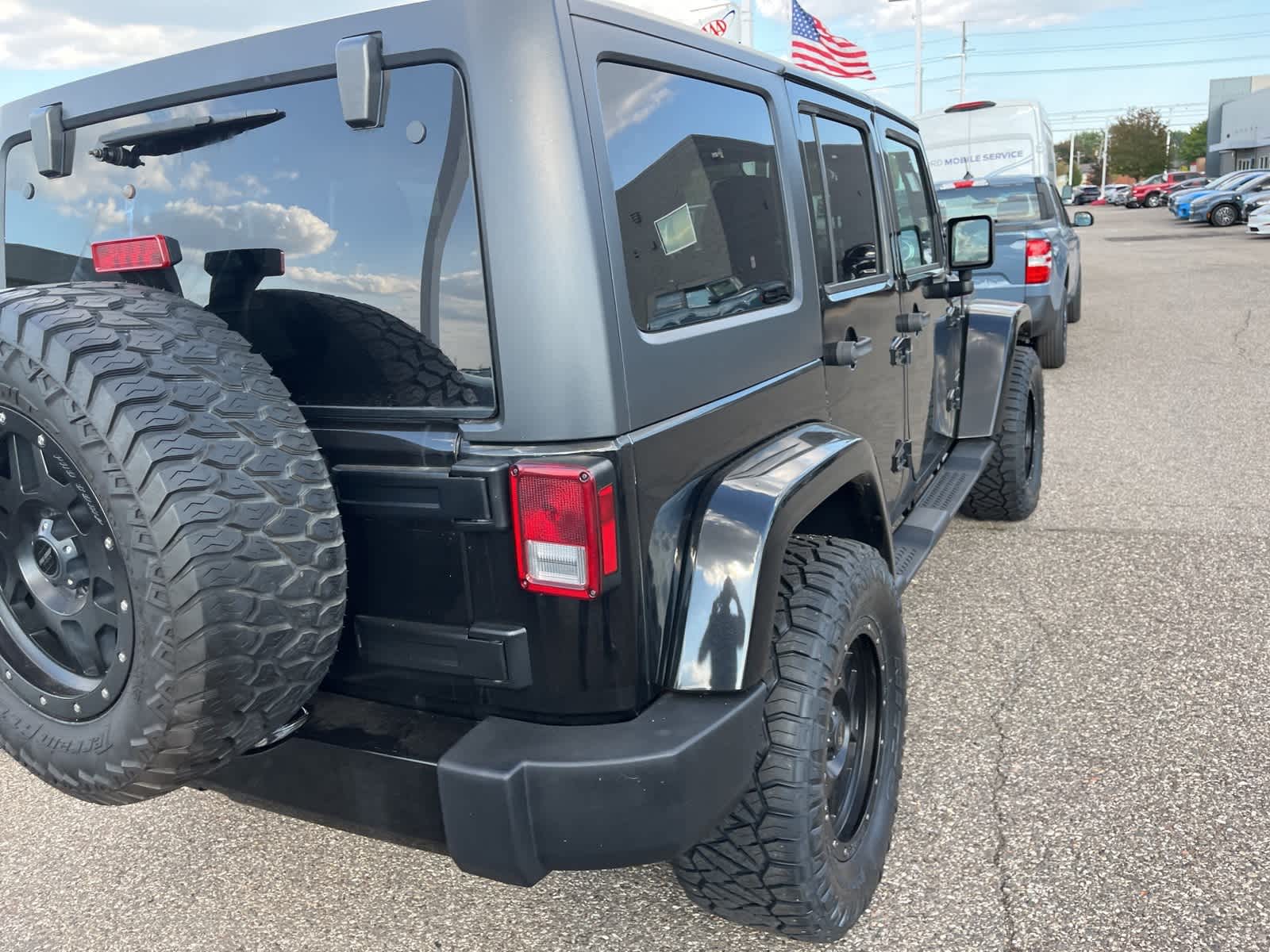 Thumbnail: 2019 Jeep Wrangler - 12