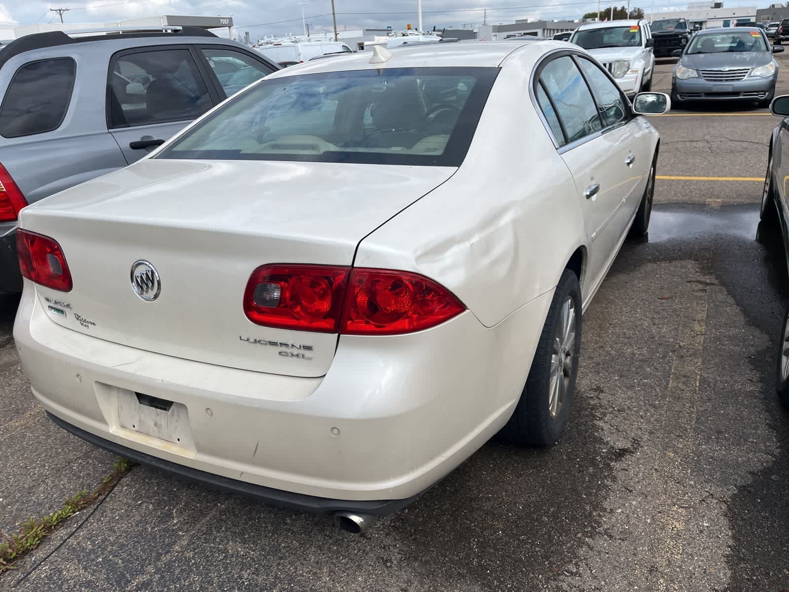 Thumbnail: 2010 Buick Lucerne - 13