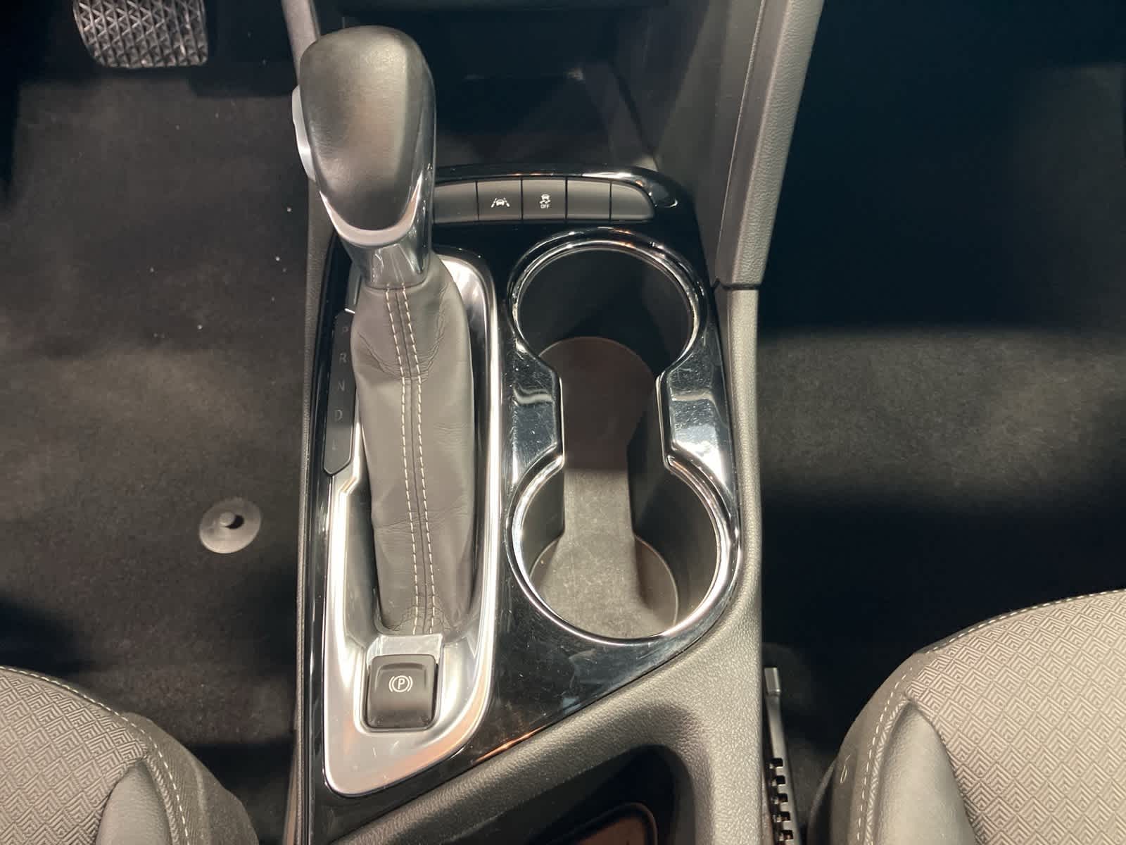 Thumbnail: 2022 Buick Encore GX - 16