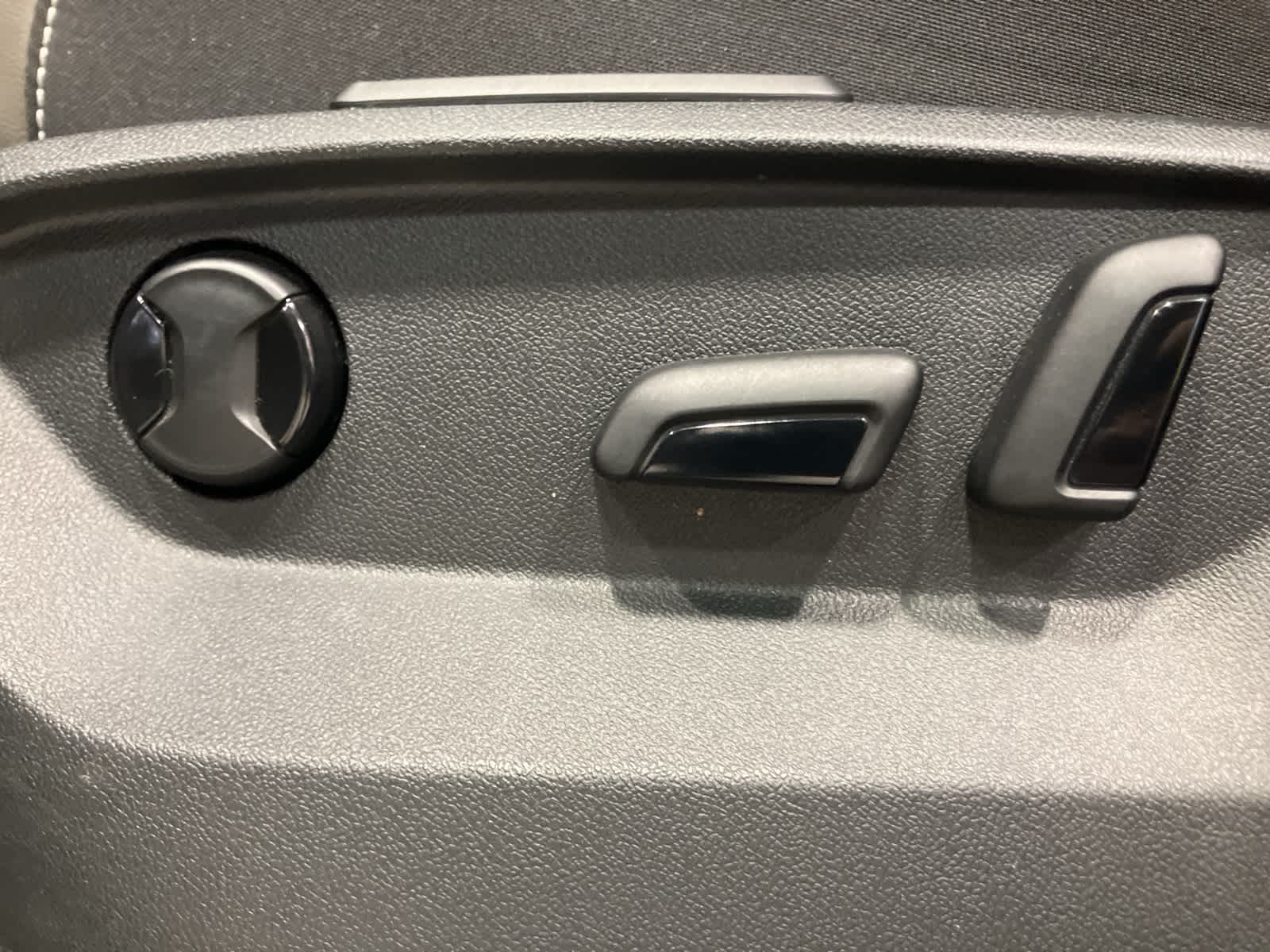 Thumbnail: 2023 Volkswagen Atlas - 13