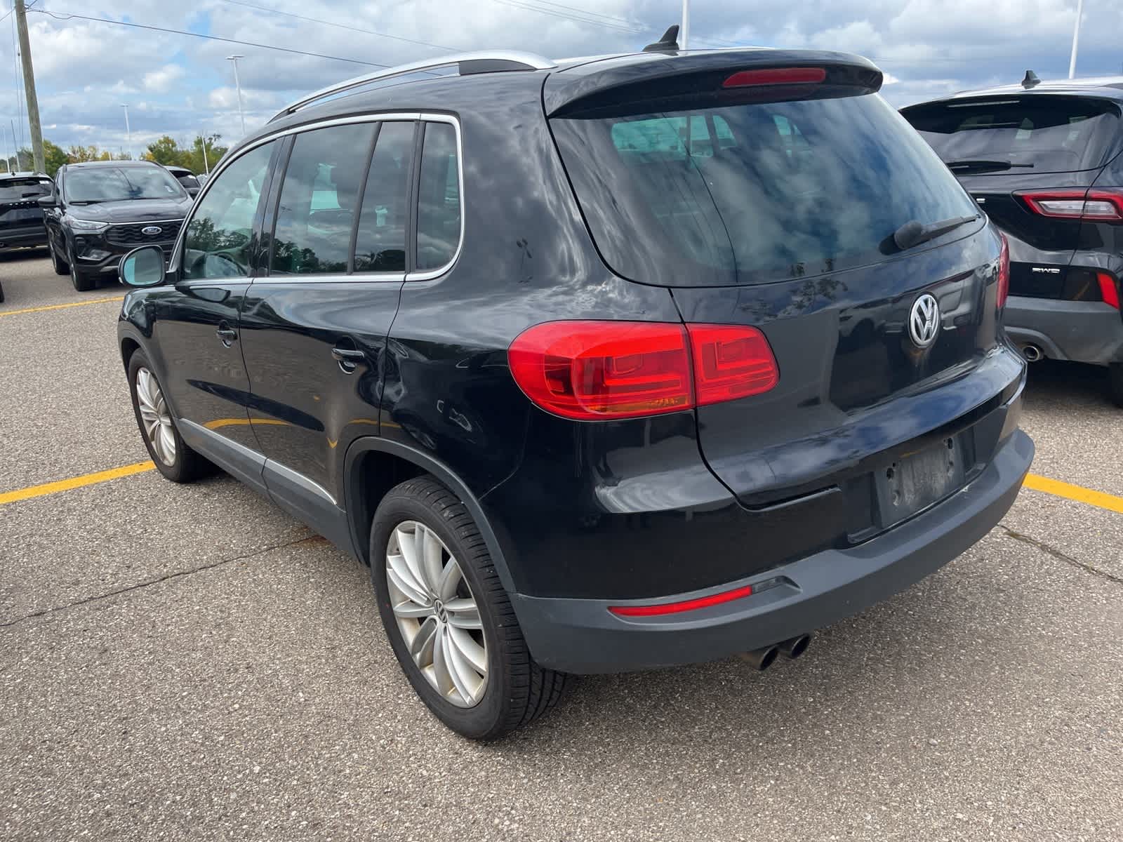 Thumbnail: 2013 Volkswagen Tiguan - 10