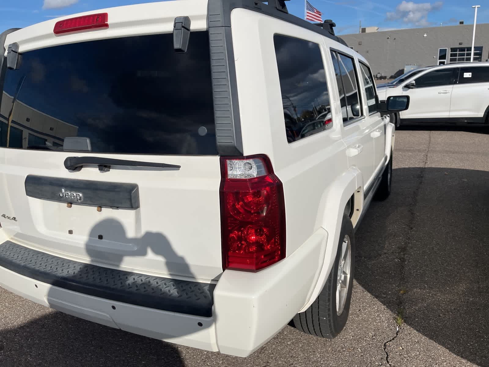 Thumbnail: 2008 Jeep Commander - 13