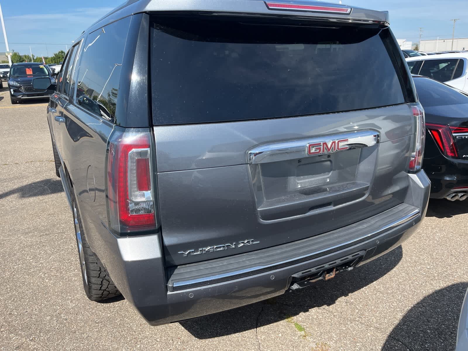 Thumbnail: 2018 GMC Yukon XL - 11