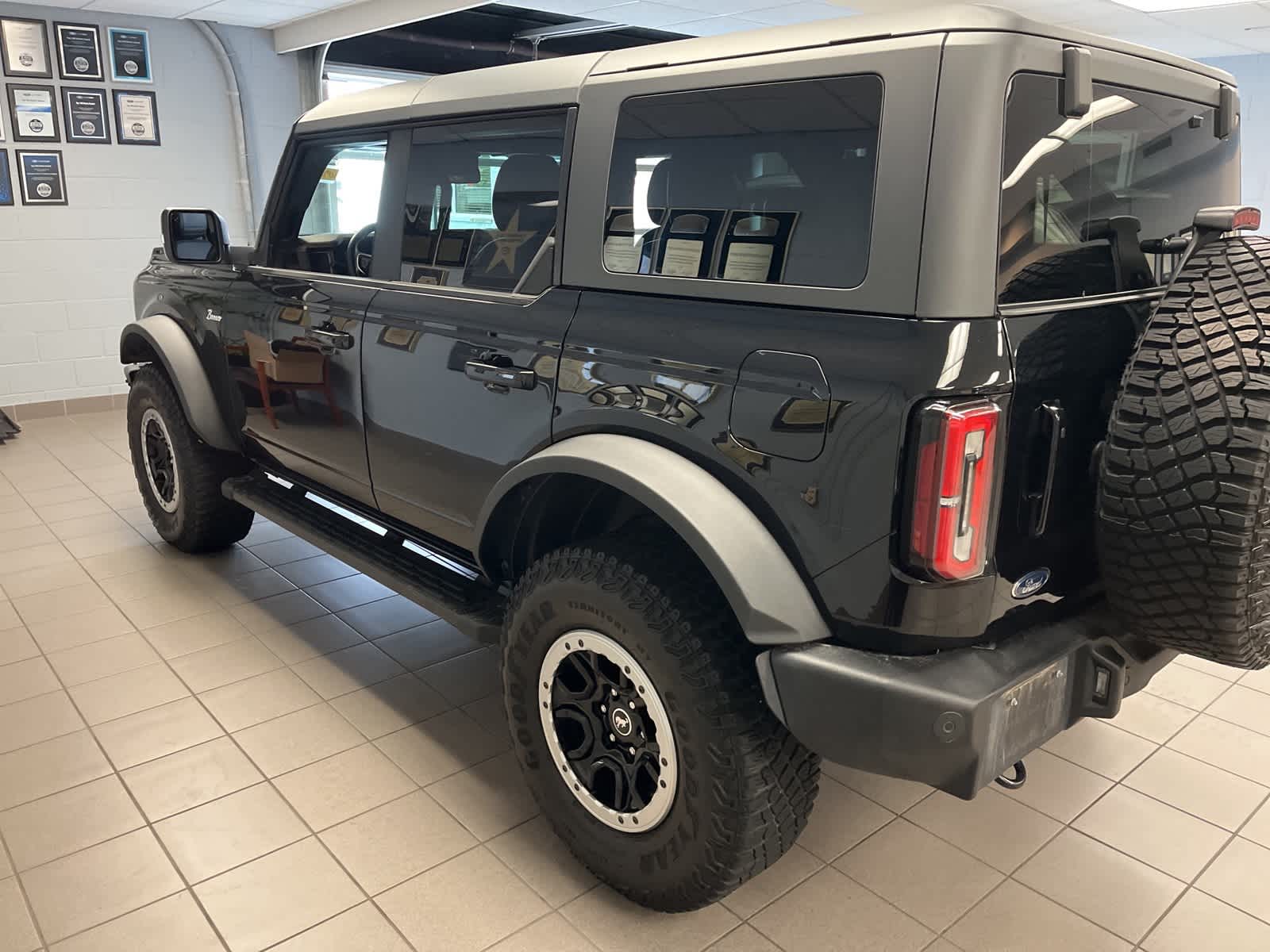 2022 Ford Bronco Outer Banks 9