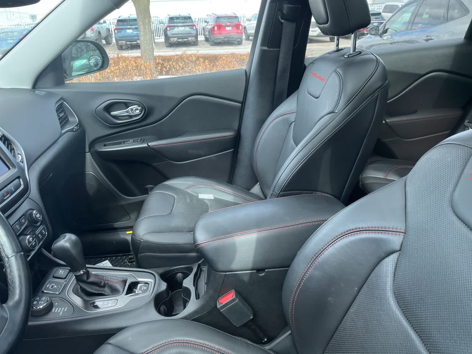 Thumbnail: 2020 Jeep Cherokee - 30