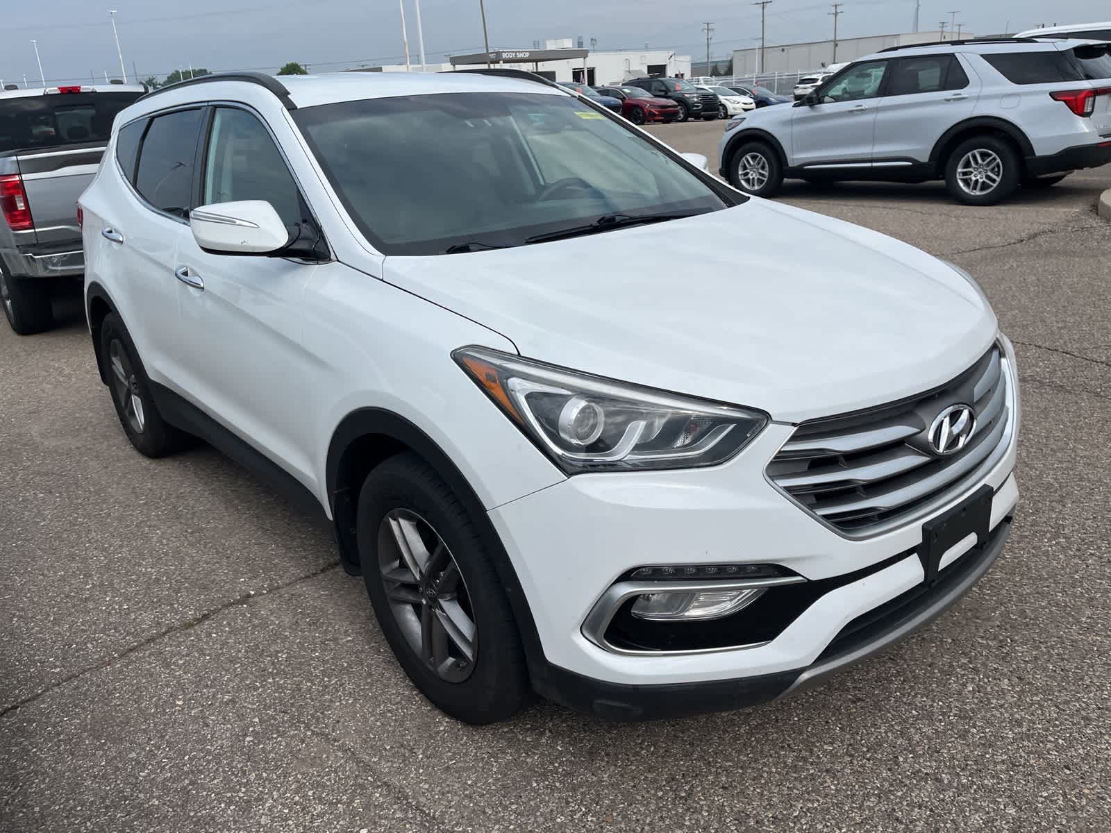 Thumbnail: 2018 Hyundai Santa Fe - 16