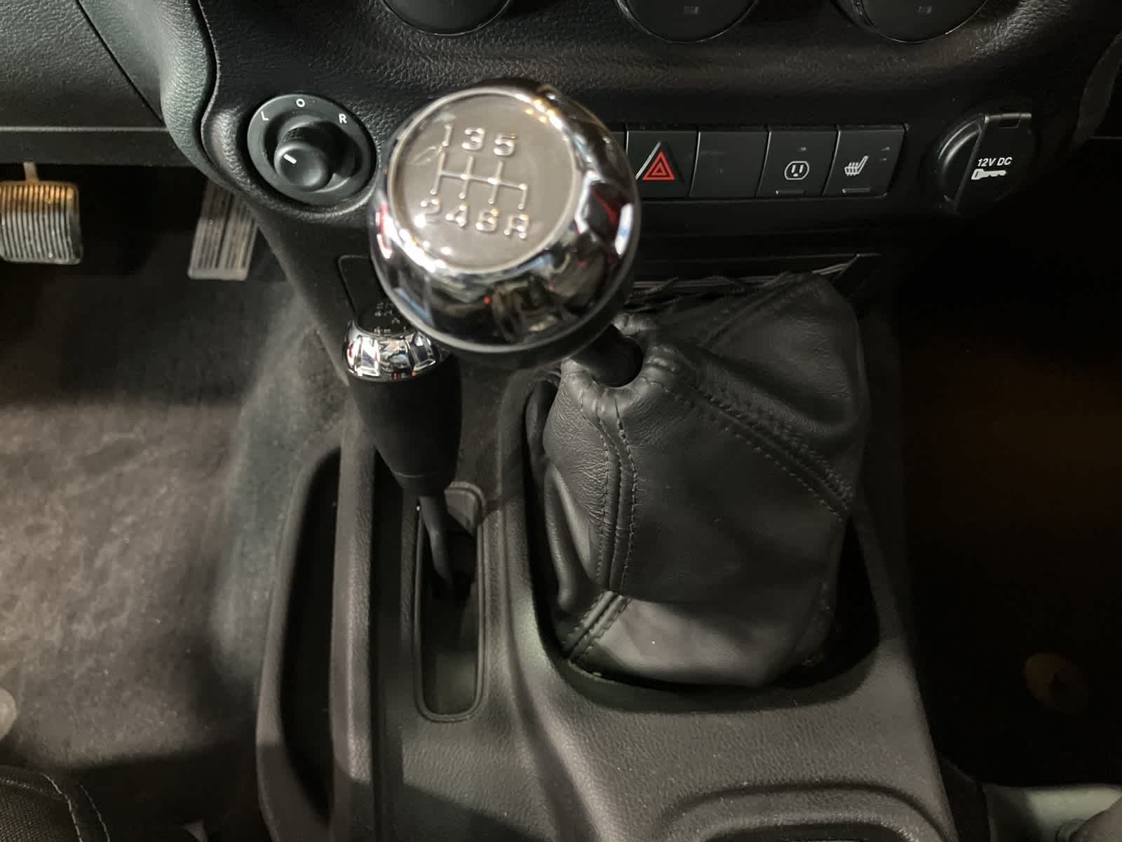 Thumbnail: 2017 Jeep Wrangler - 14