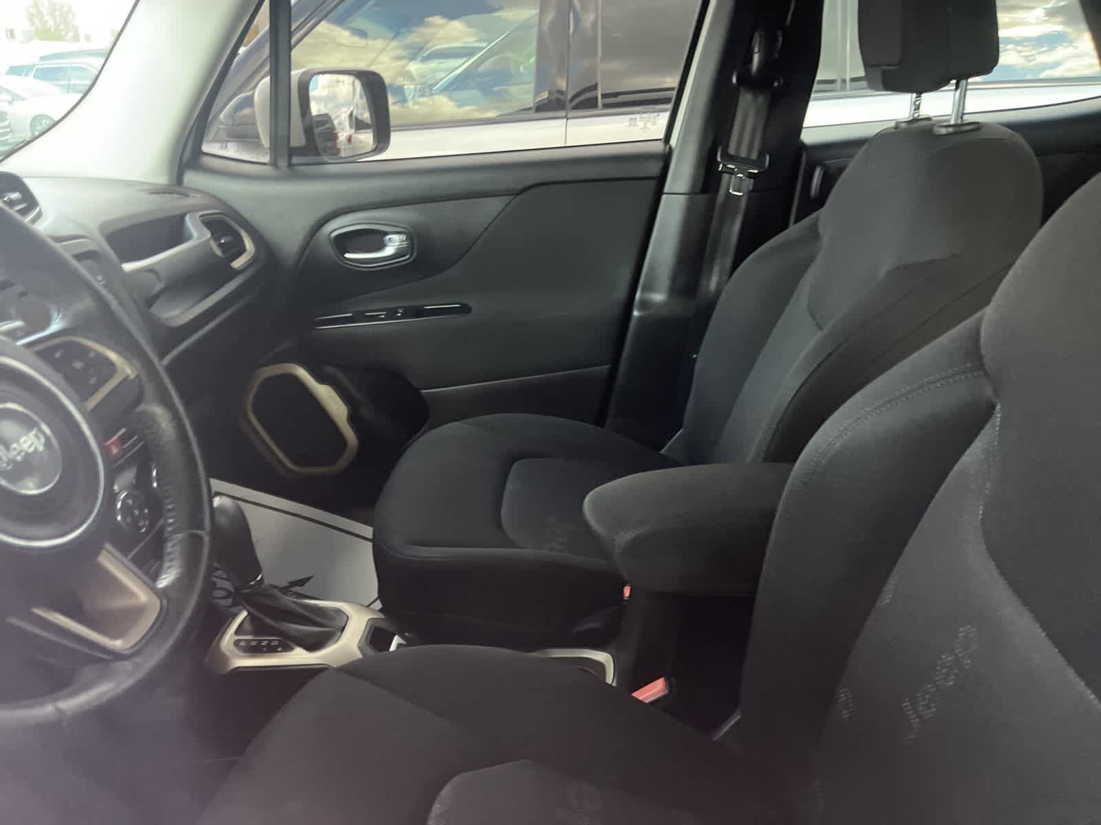 Thumbnail: 2015 Jeep Renegade - 22
